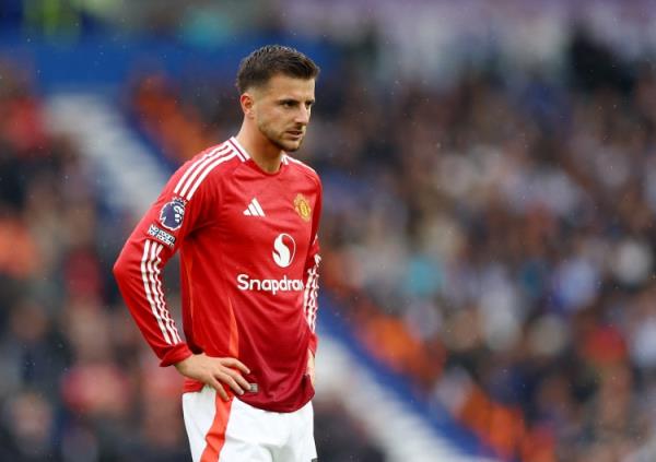 曼聯(lián)最水7號??芒特6420萬加盟1年半1球1助，首發(fā)踢13分鐘又傷了