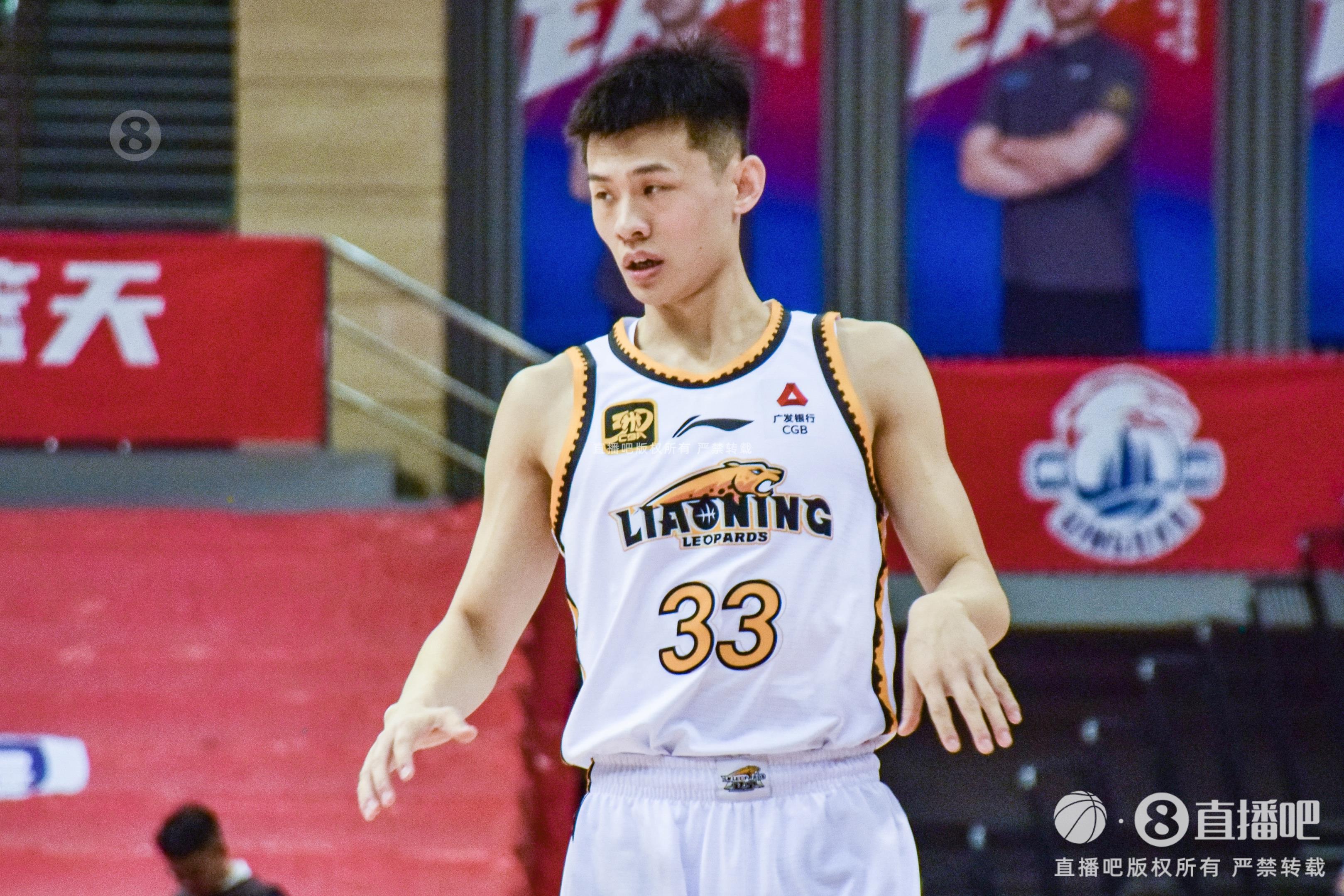 盡力了！王嵐嵚末節(jié)2記三分 全場(chǎng)18分鐘4中3拿到10分